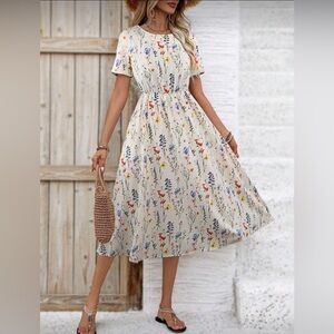 BUNDLE Floral Print Midi Dress